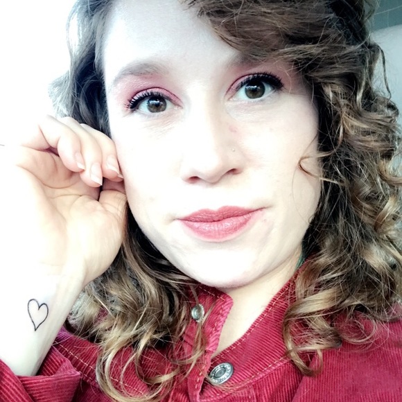 Meet your Posher, Sarah - Picture 1 of 1